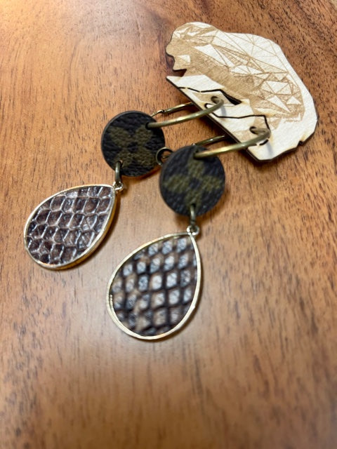Handmade repurposed leather Louis Vuitton drop earrings  Handmade leather  bracelets,  earrings, Louis vuitton earrings